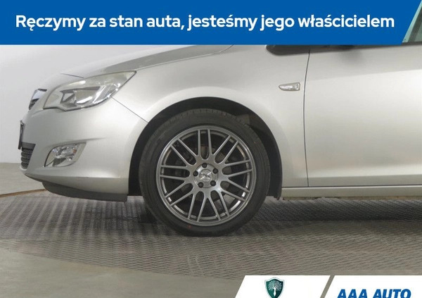 Opel Astra cena 25000 przebieg: 218616, rok produkcji 2011 z Resko małe 154